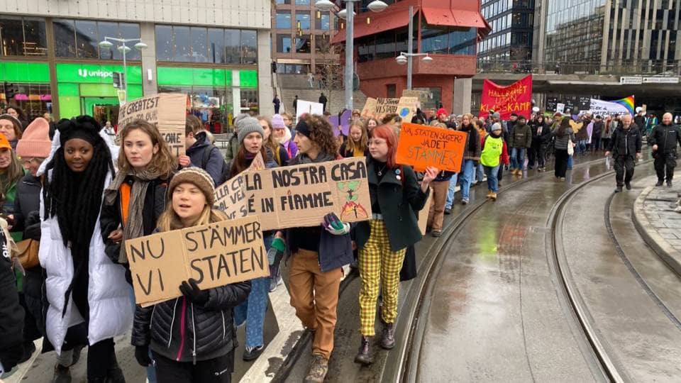 Greta Thunberg y 600 jóvenes demandan a Suecia
